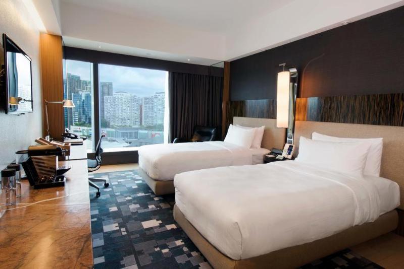 Club 36 Twin Room City View