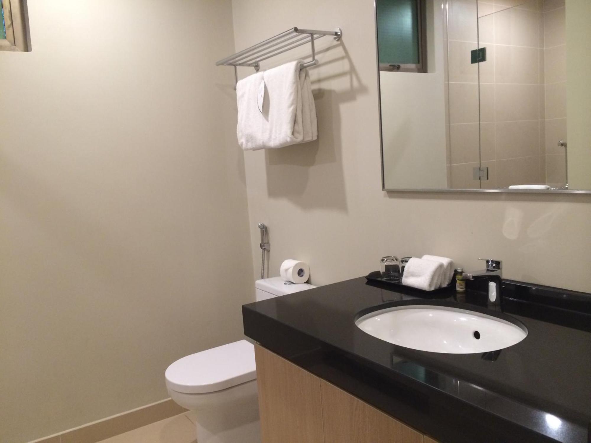 Premier Two-Bedroom Apartment (4 Adults),1541129164:JPEG