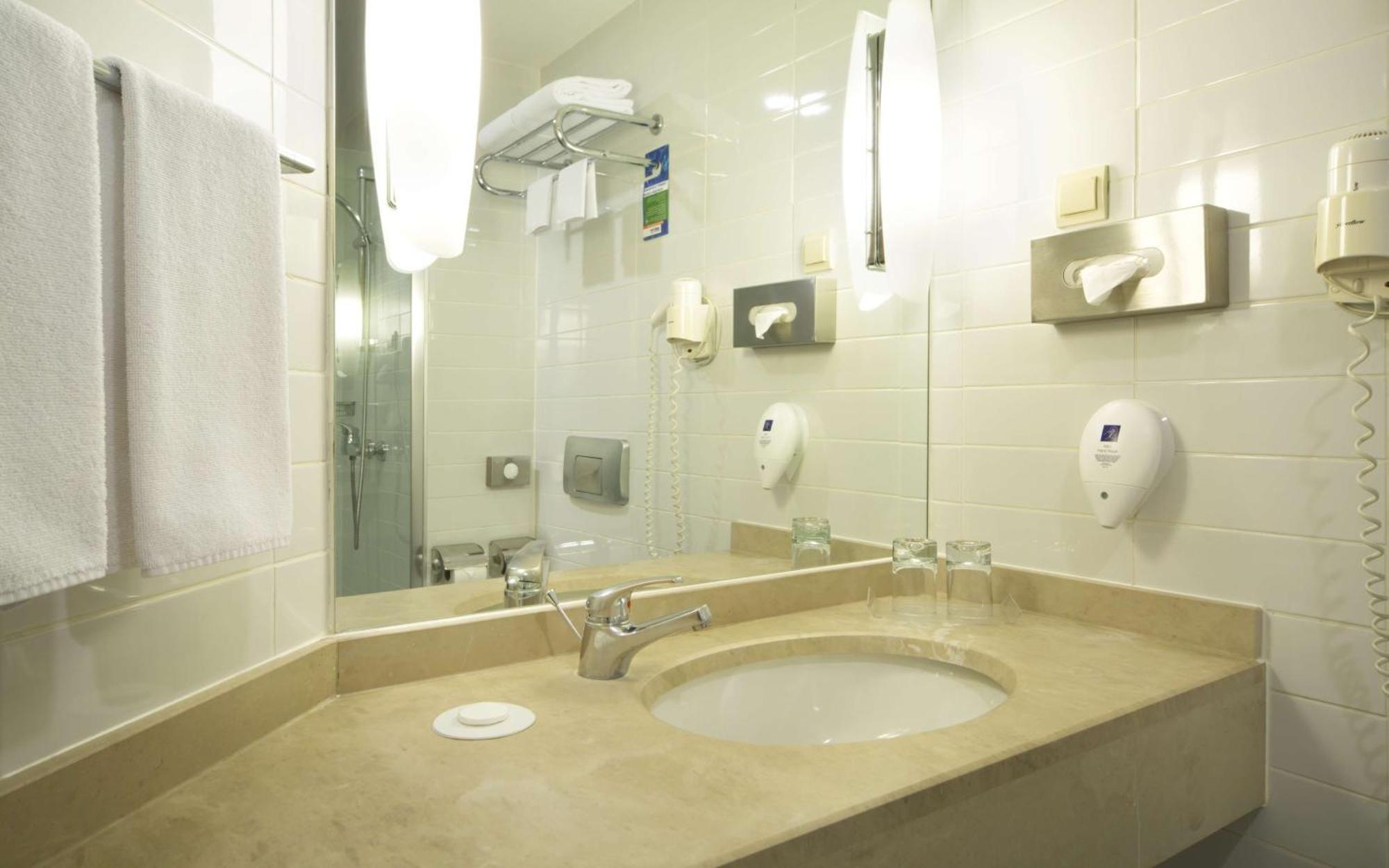 Standard Room,1278010699:JPEG