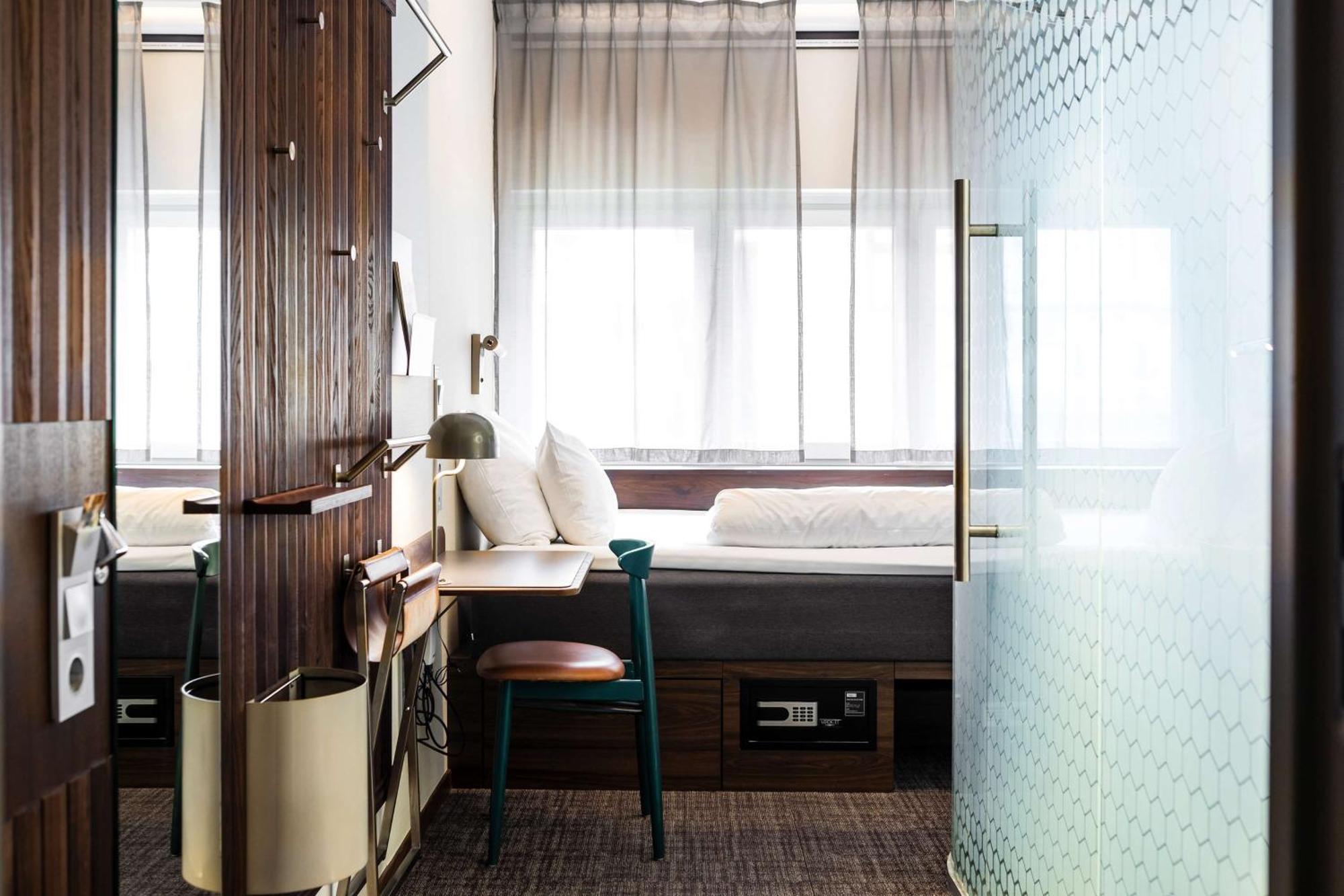 Small & Smart Single Windows
