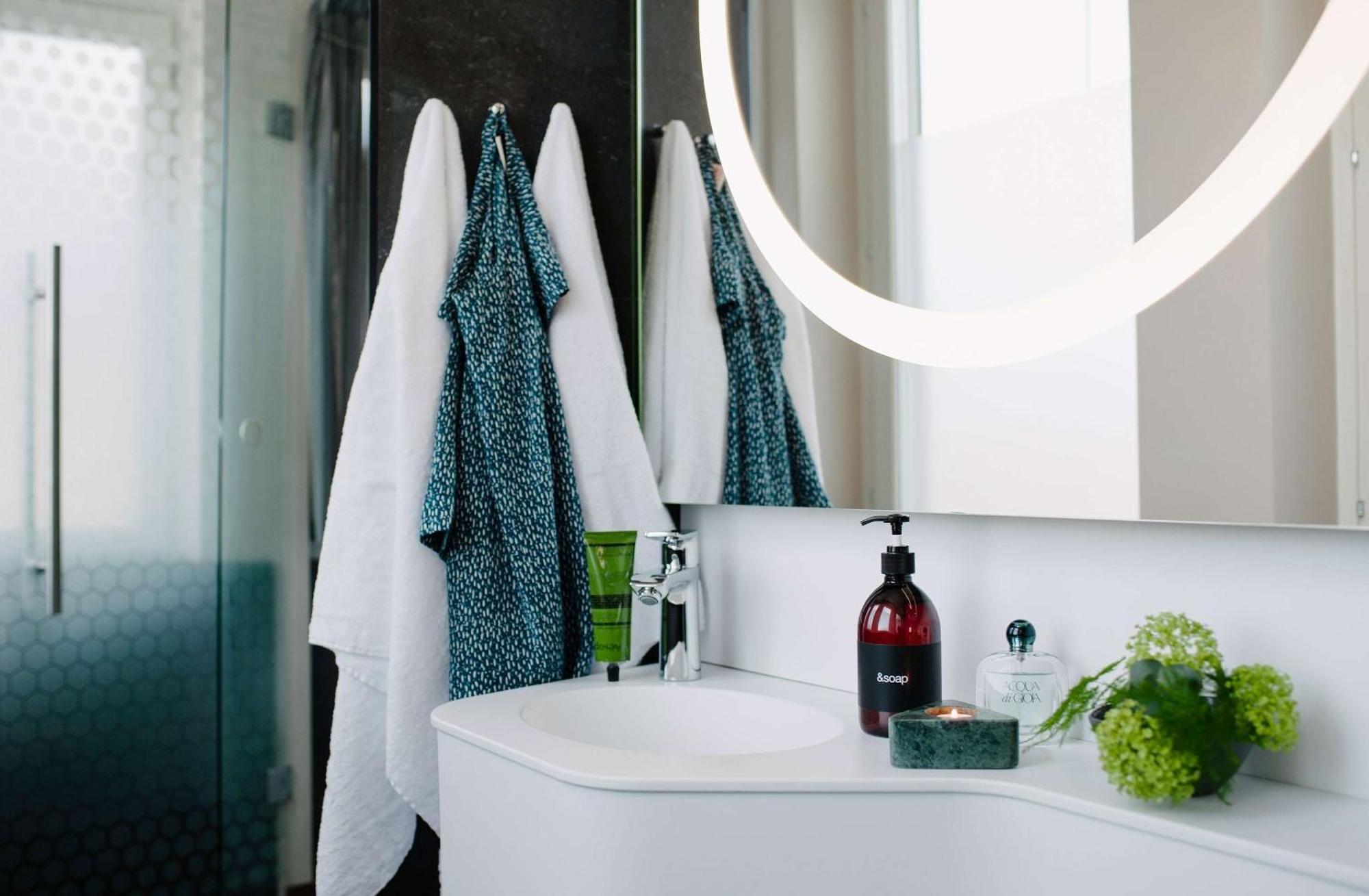 Small & Smart Single Windows