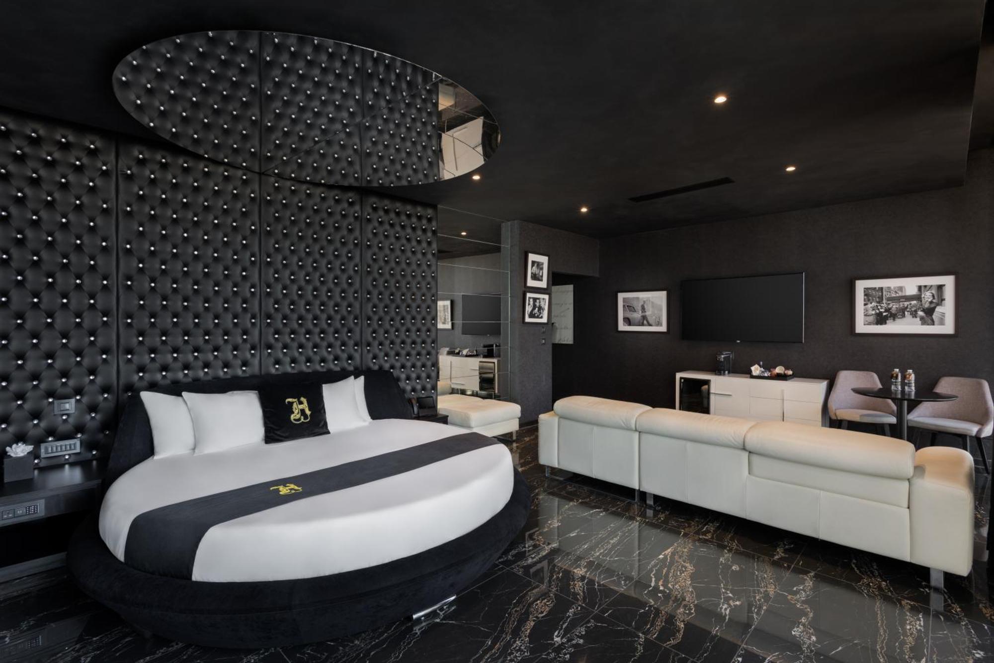 Superior Suite Sauna