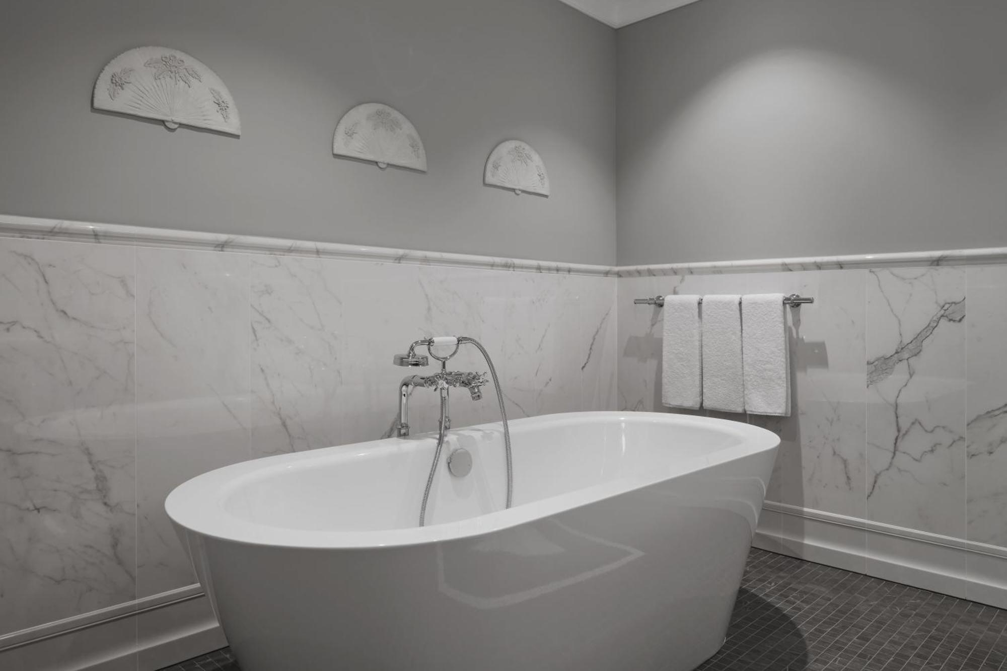 Penthouse Suite with Balcony and Sea View,1278757699:JPEG