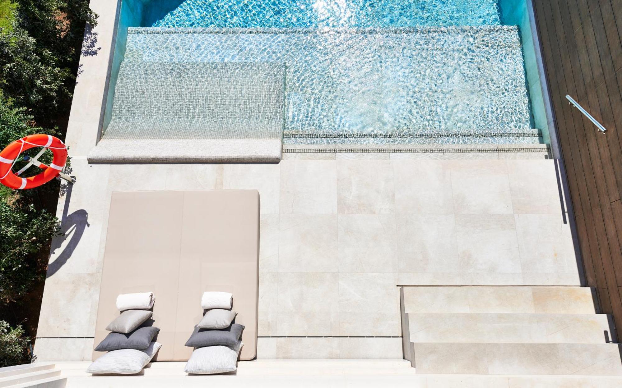 Prestige Suite Pool Access