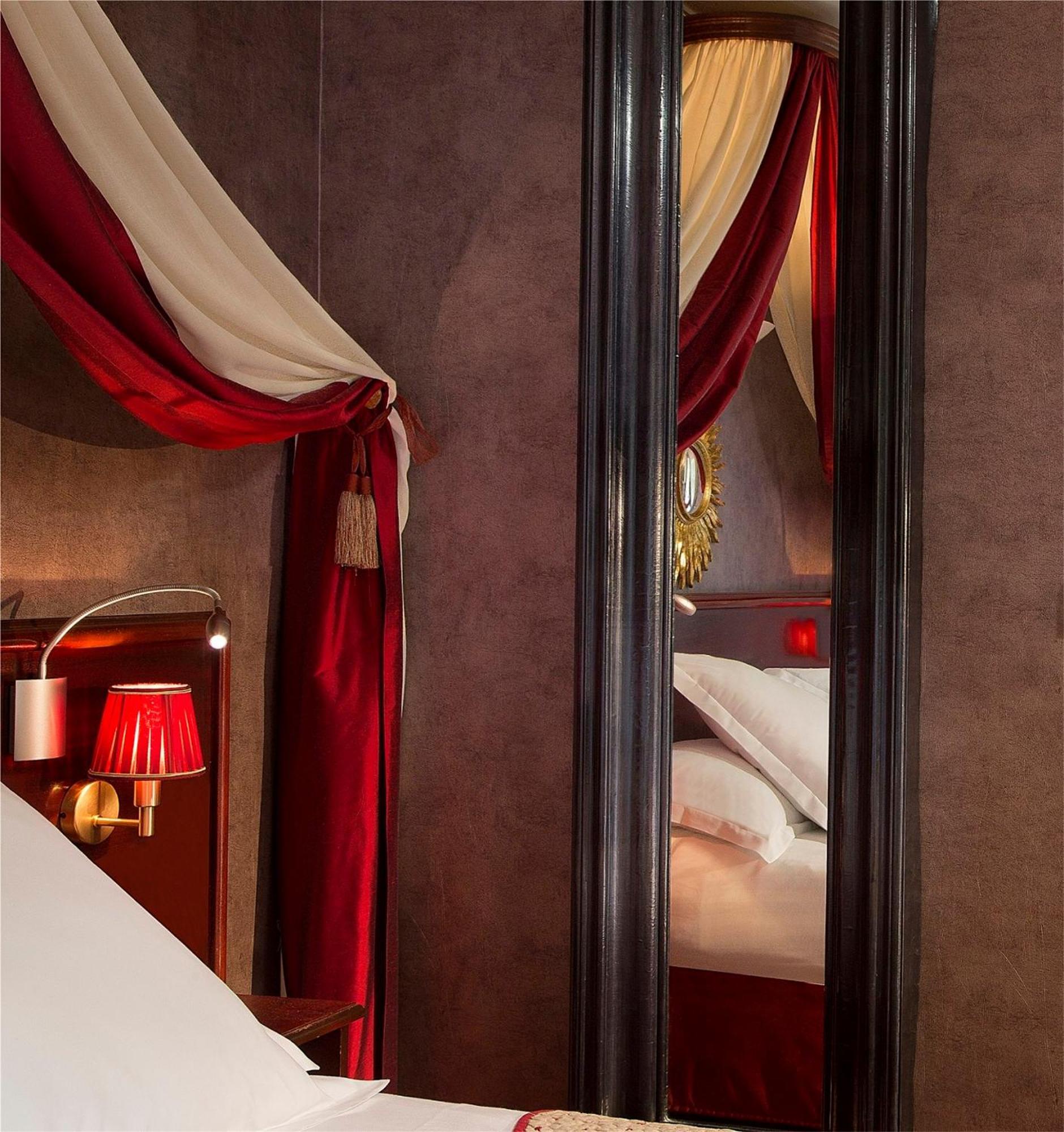 Tradition Room