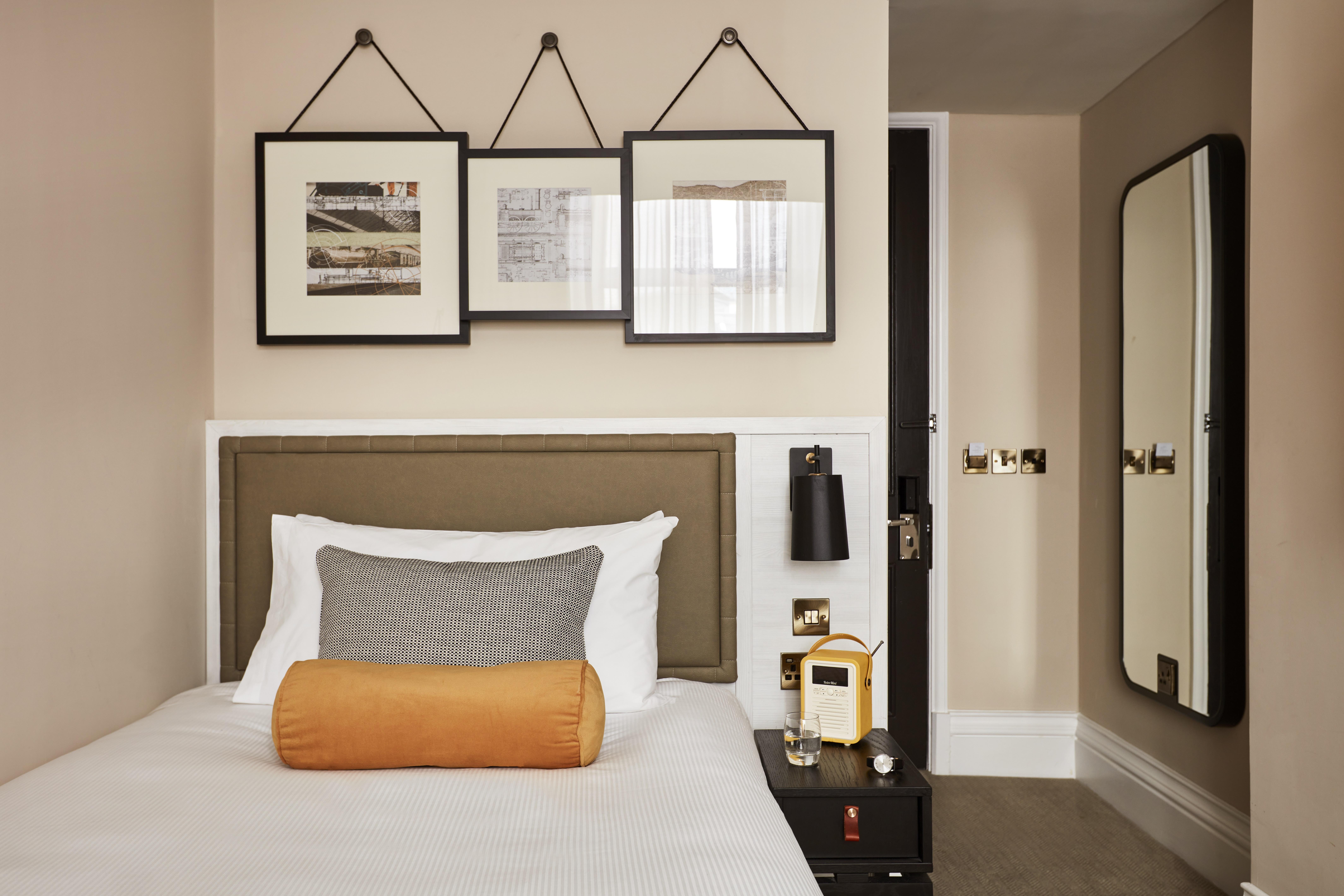 Classic Single Room