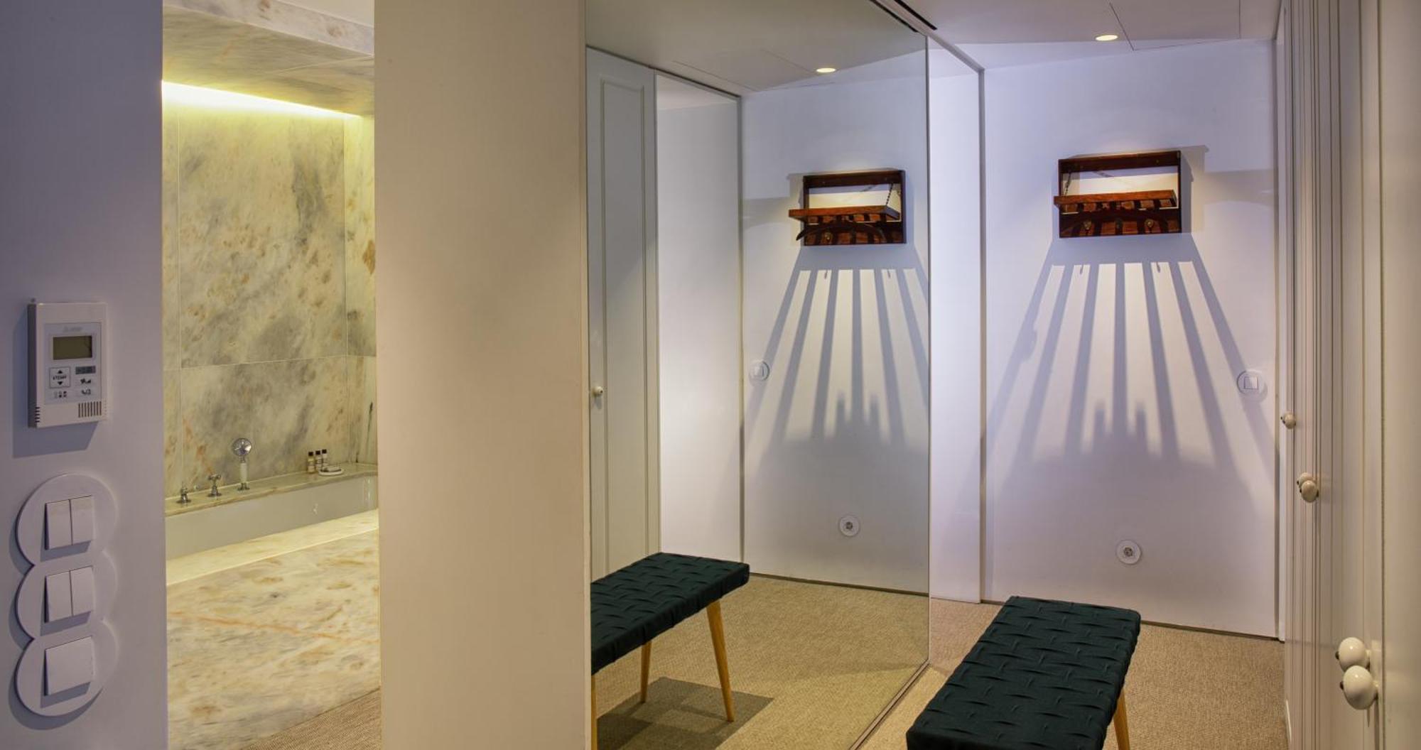 Unique Room