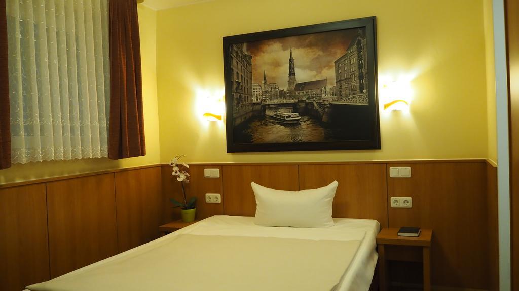 Single Room,1169257726:JPEG