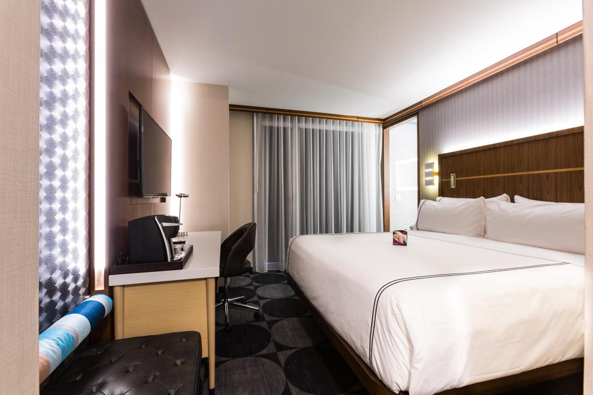 Standard King Room High Floor