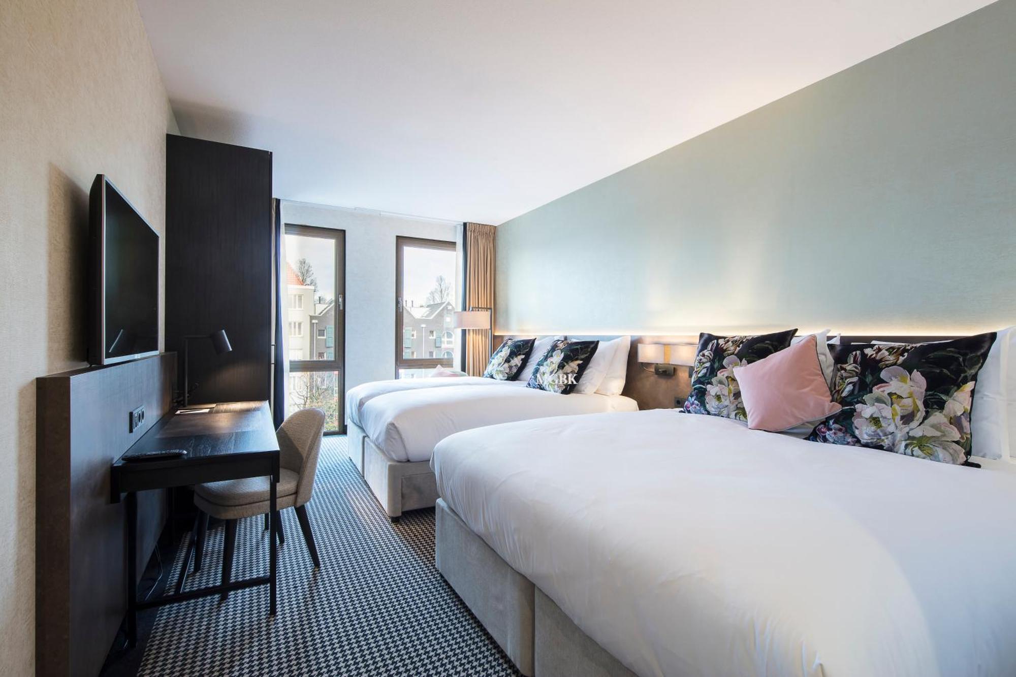 Family Four Persons Room Canal view