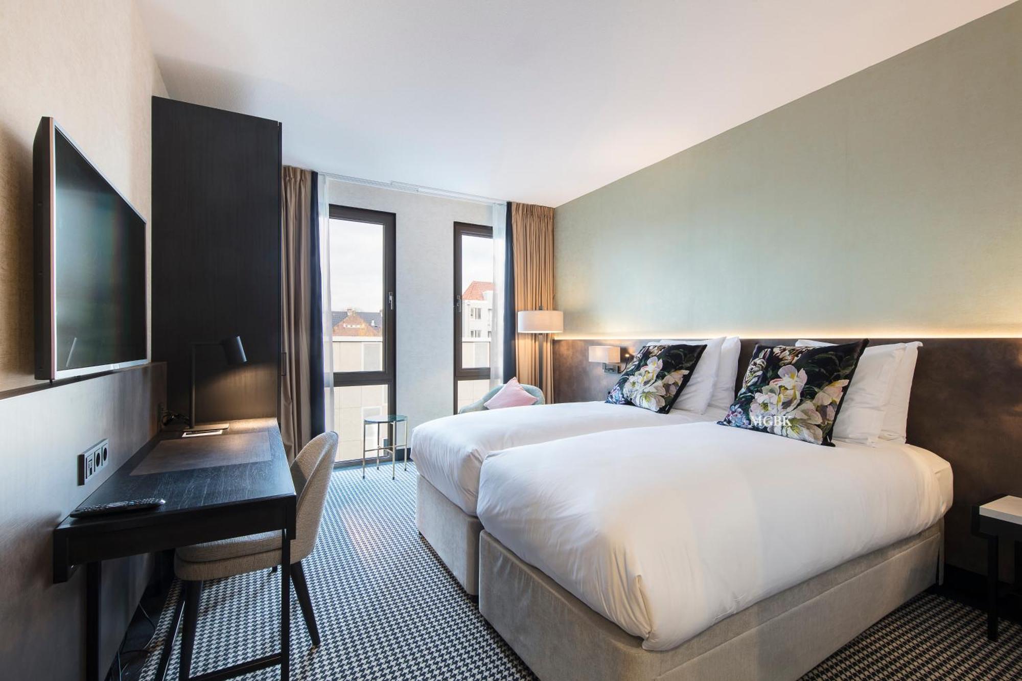 Twin Room with Canal View,1619203862:JPEG