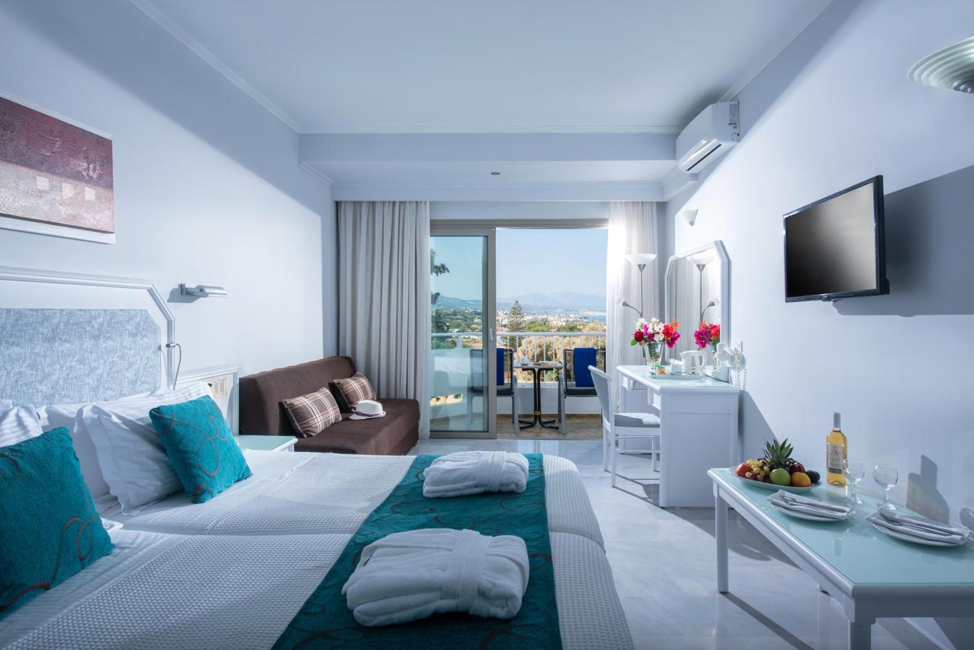 Deluxe Double Room with Sea View and Hot Tub (2 Adults + 1 Child),1703567455:JPEG