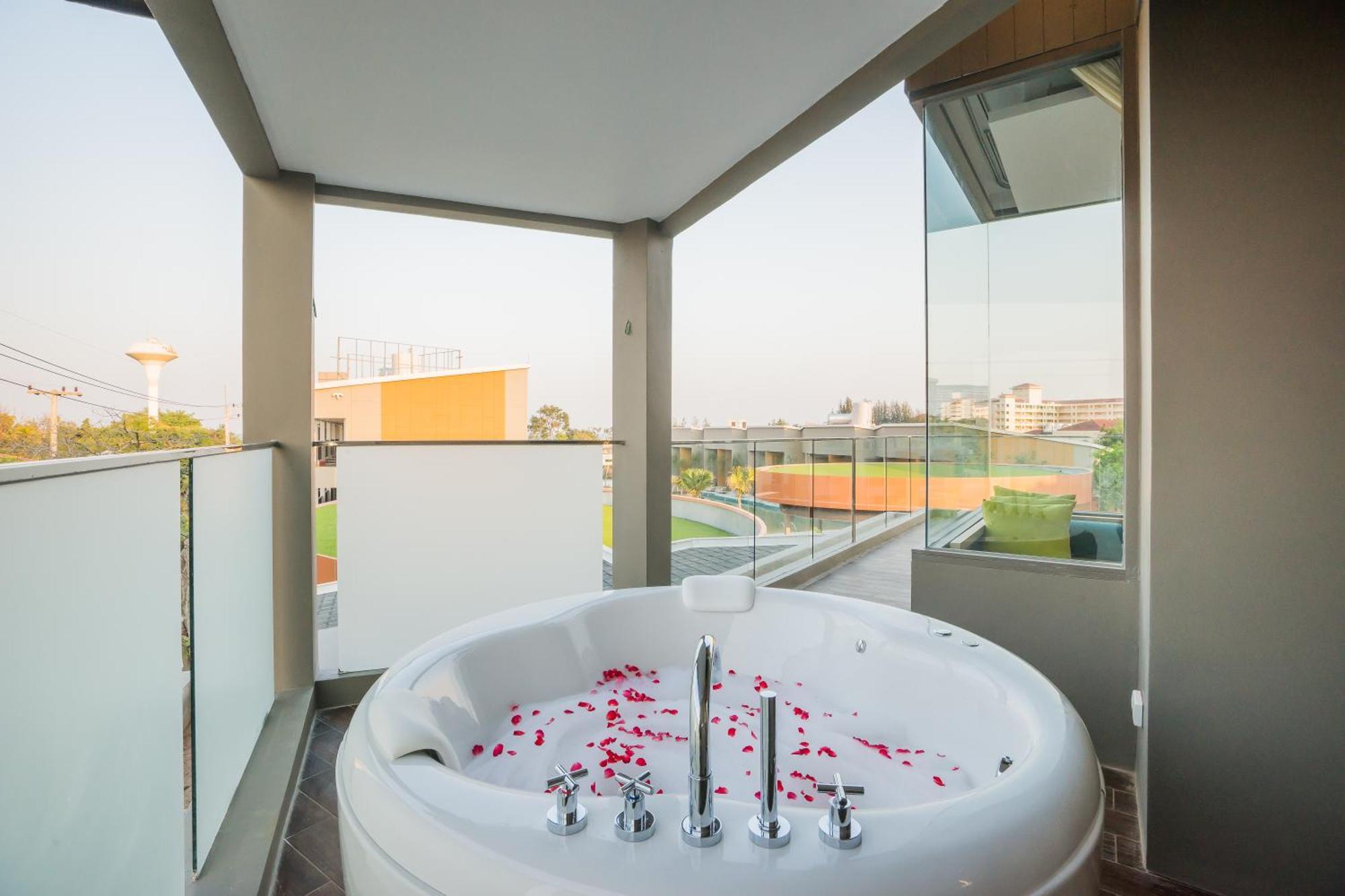 AVANI Deluxe Room with Spa bath,923841589:JPEG
