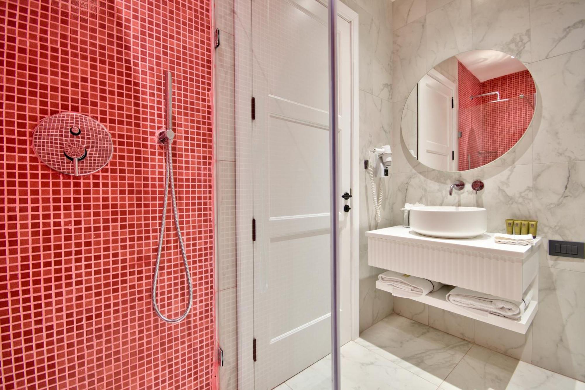 Deluxe Suite Spa Bath