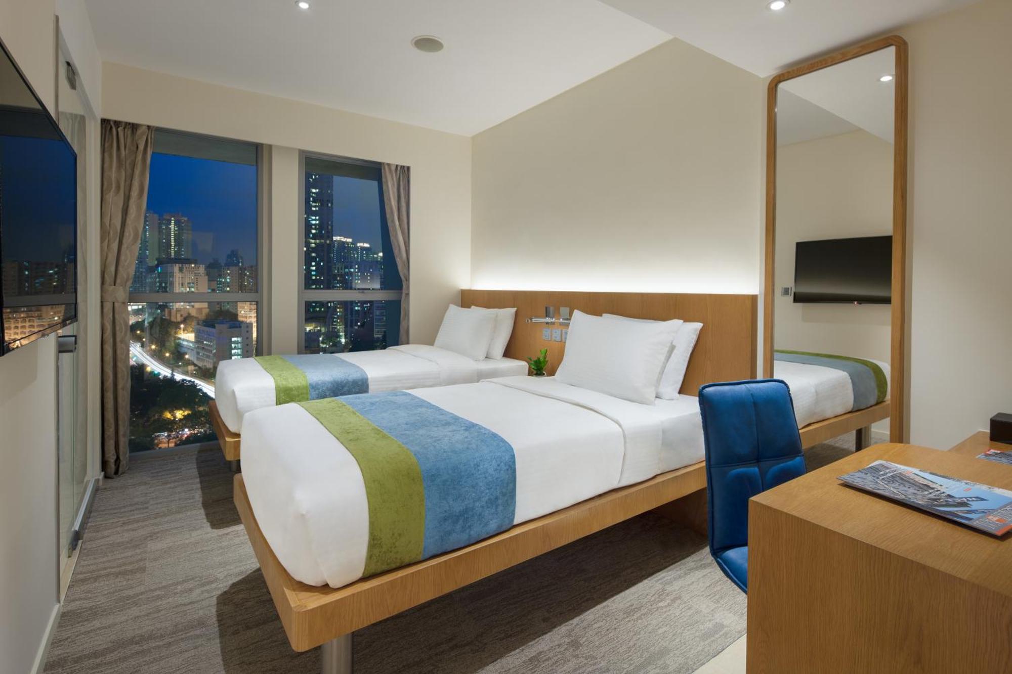 Deluxe Double or Twin Room Registered by Female Only