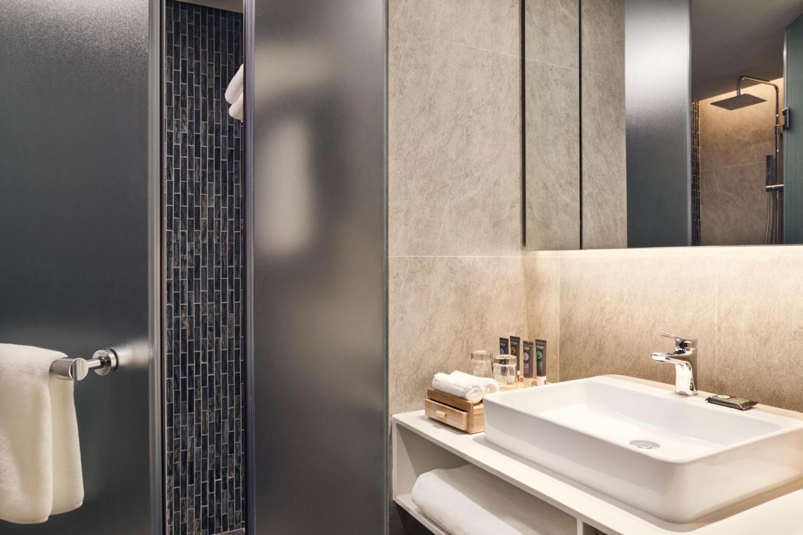 Deluxe King Room with City View,1284356857:JPEG