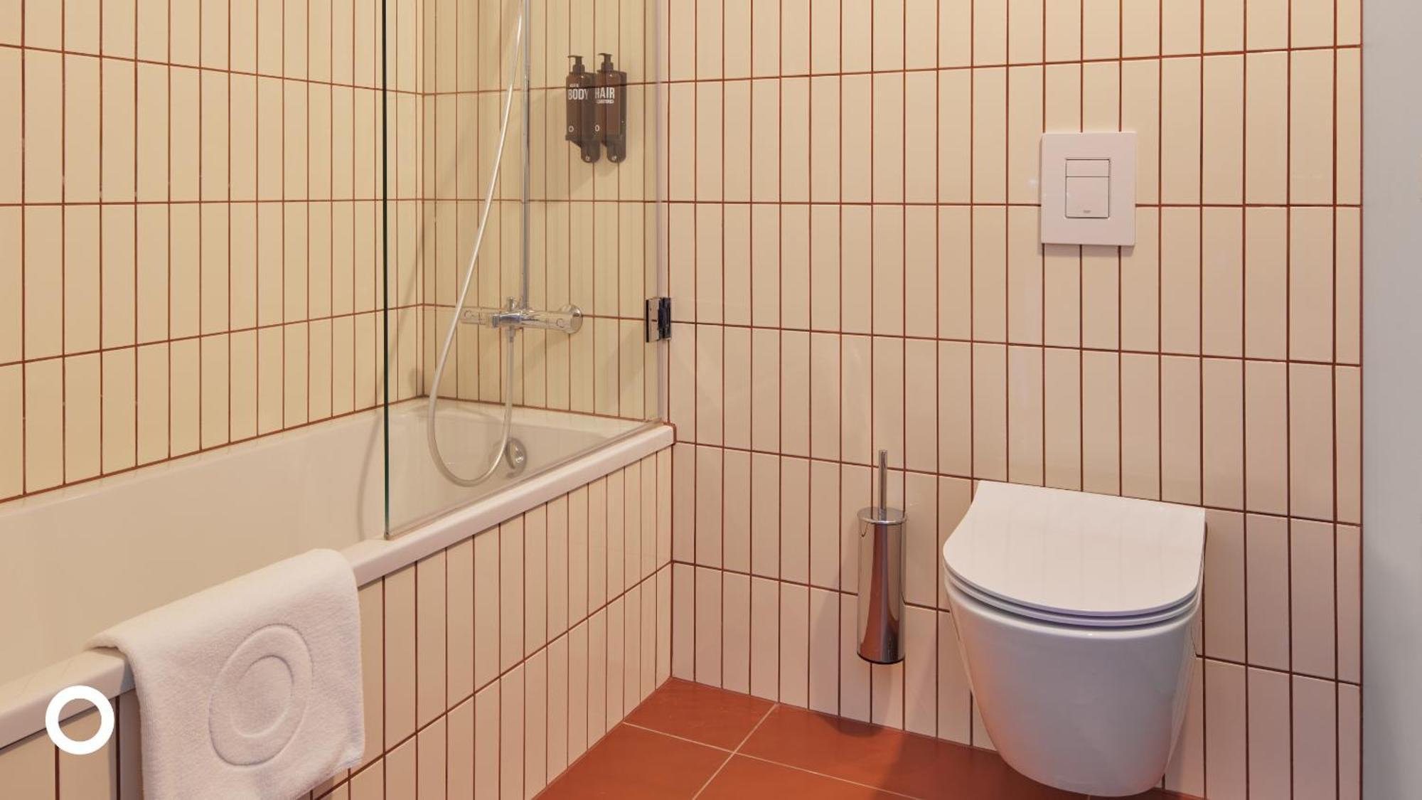 Deluxe King Room with Spa Access,1284385096:JPEG
