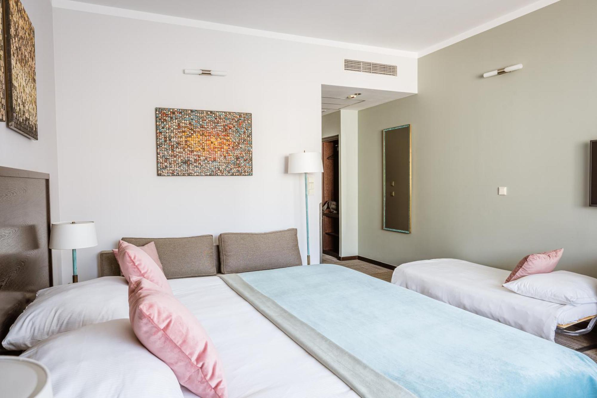 Classic Double or Twin Room 2 Extra Beds
