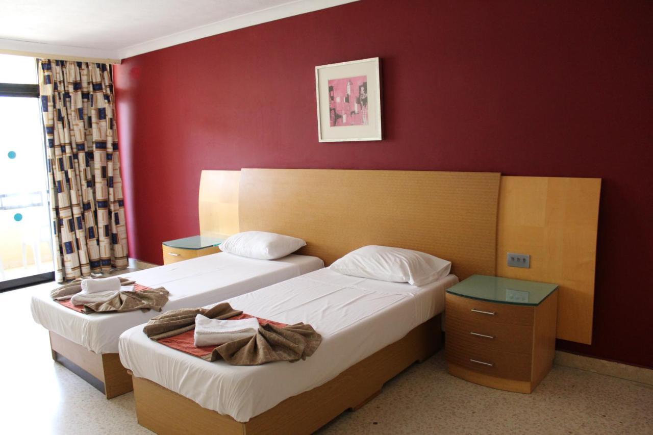 Twin Room,1498675762:JPEG