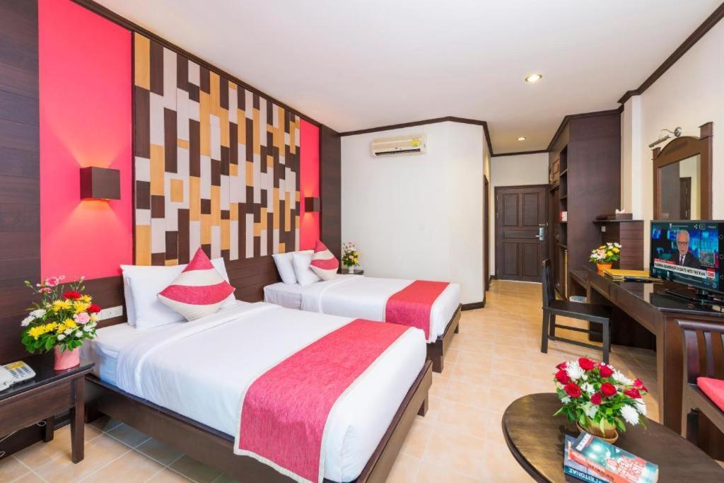 Superior Pool View King or Twin Room