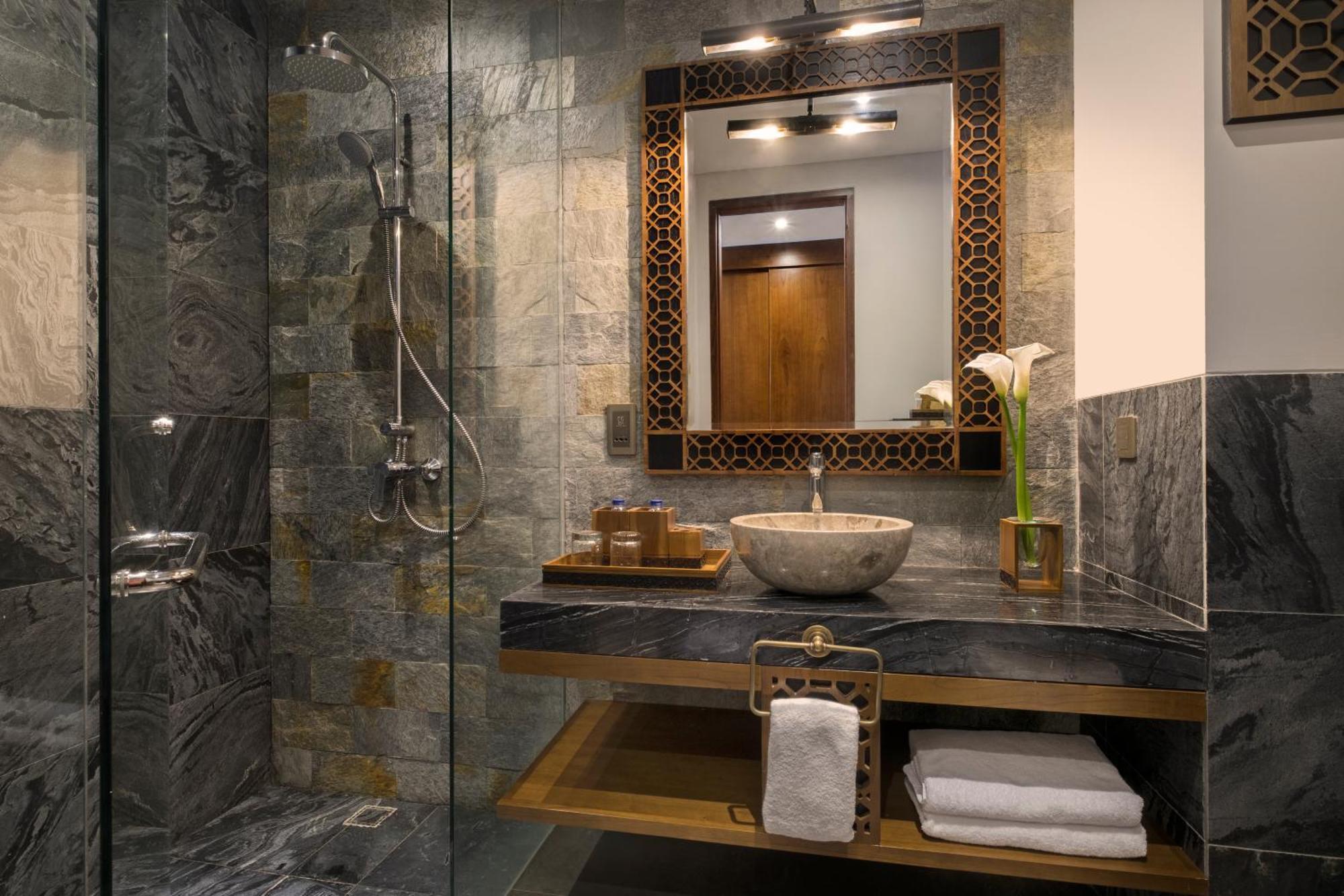 Deluxe Double or Twin Room Pool View