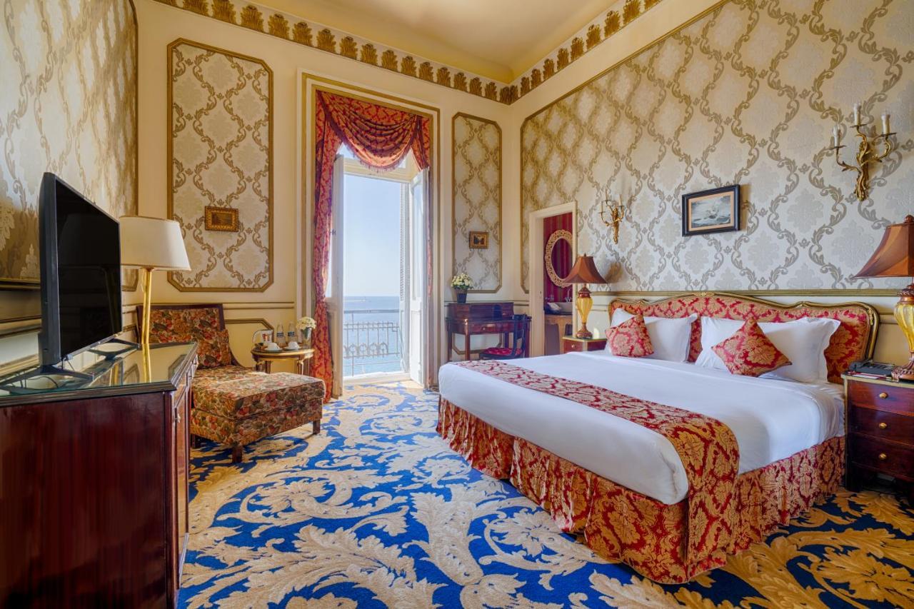 Golden Junior Suite Direct Sea View With Light Dinner