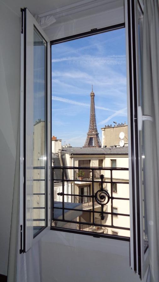 Superior Double Room view on the Eiffel Tower