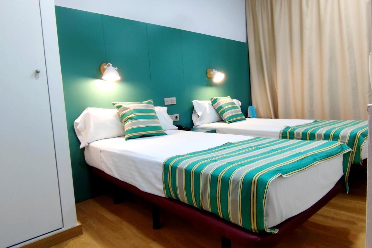 Double or Twin Room with Shared Bathroom,1295030014:JPEG