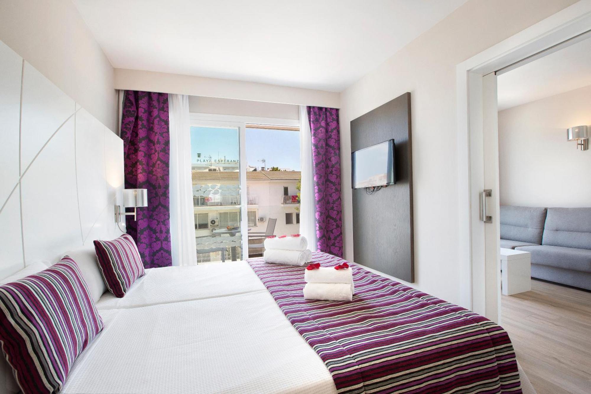 Suite (2 Adults + 1 Child),1472106016:JPEG