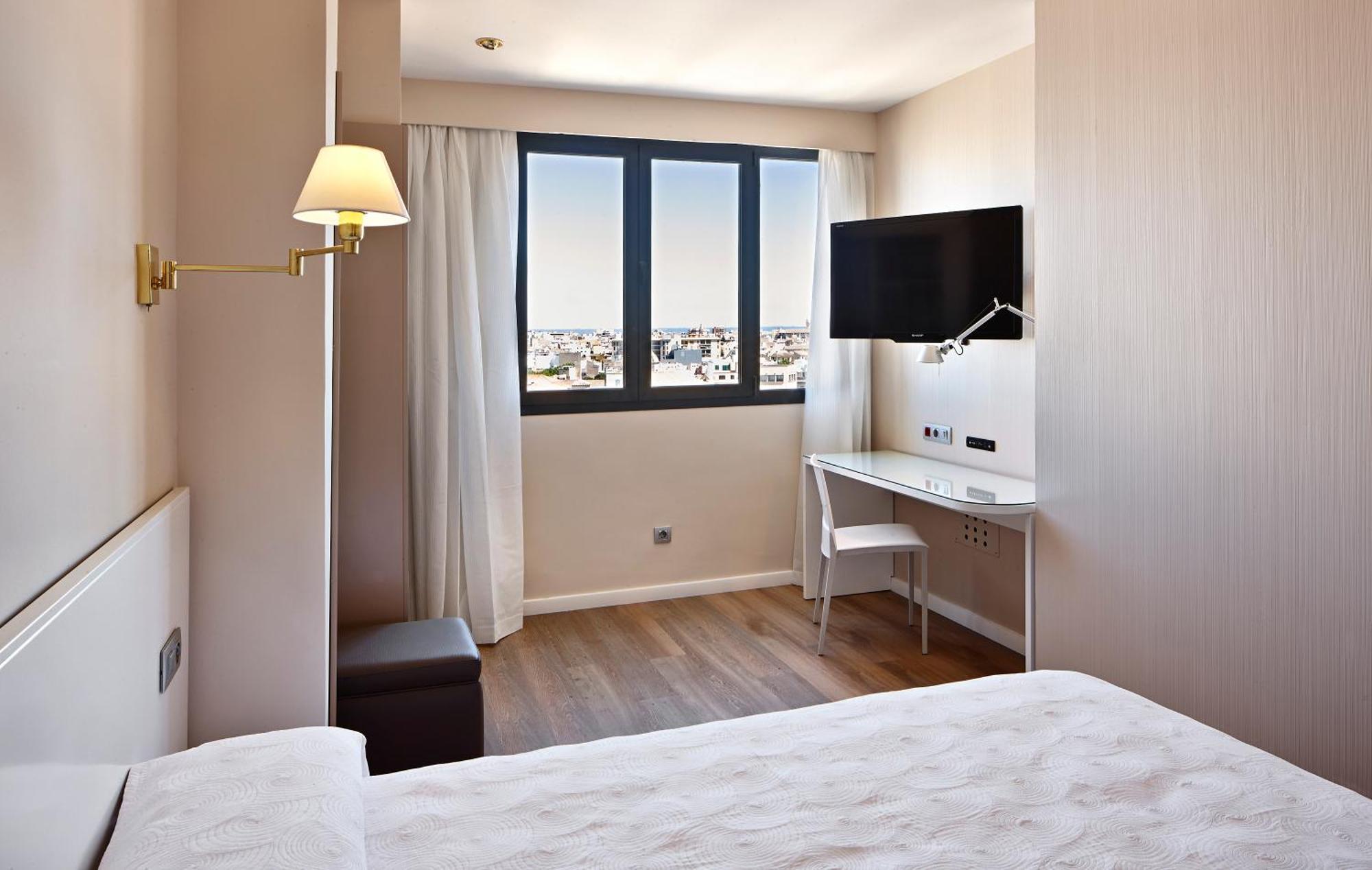 Double or Twin Room Cathedral view