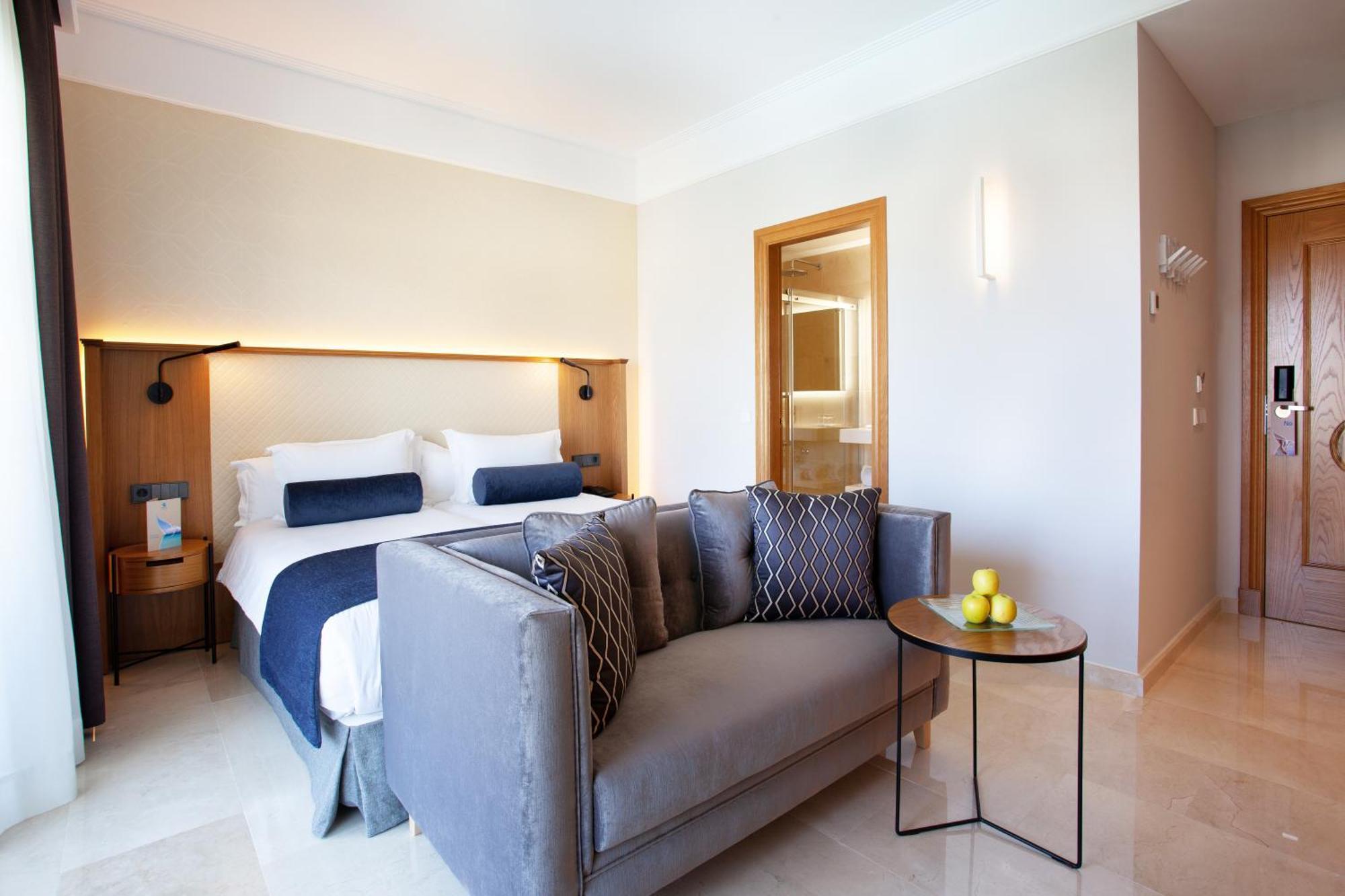 Junior Suite (1 Adult),1272315970:JPEG