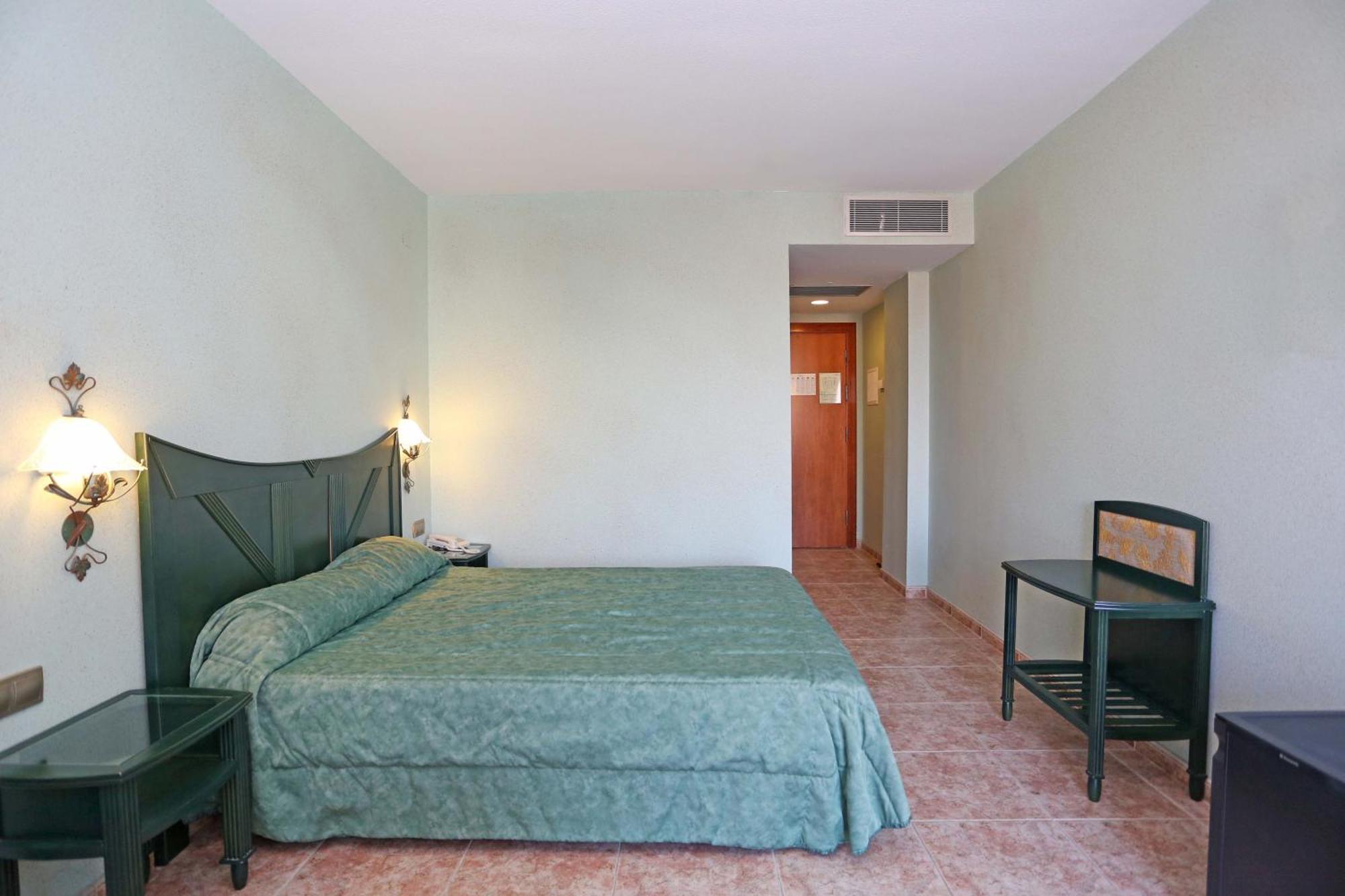 Budget Double Room,1307079712:JPEG