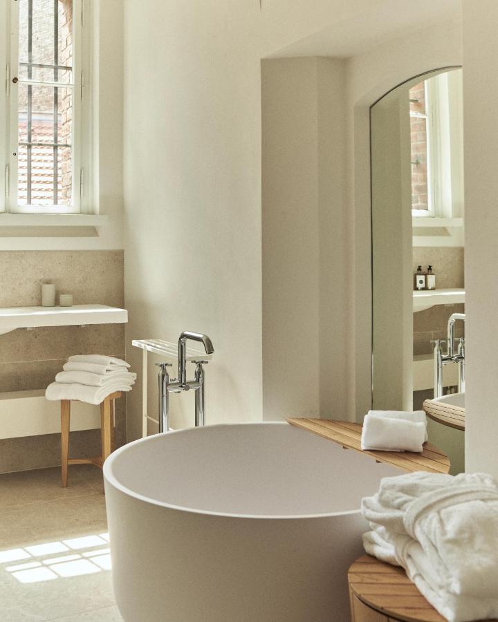 Garden Suite,1307635831:JPEG