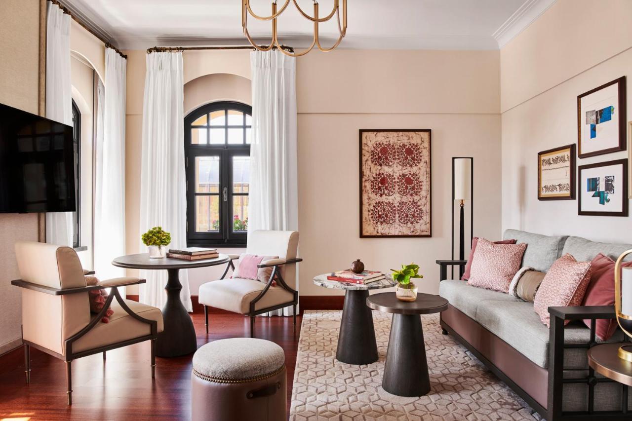 Executive King,1310135395:JPEG