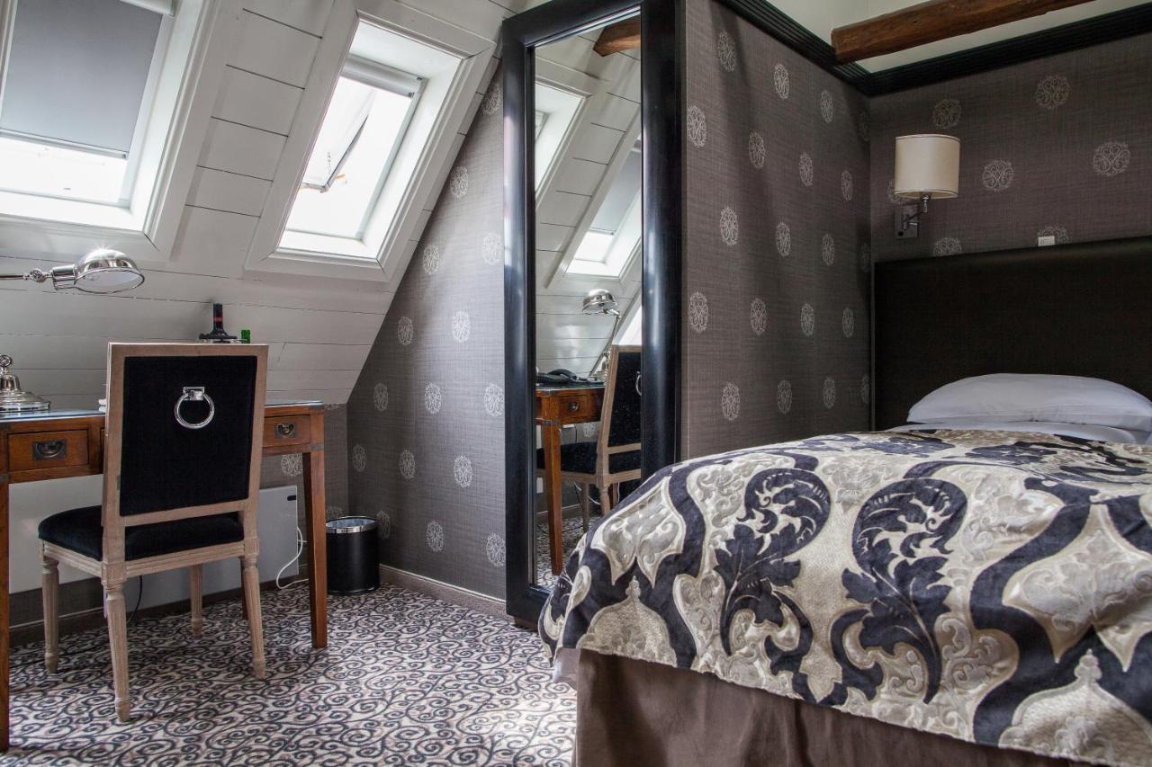 Petit standard room