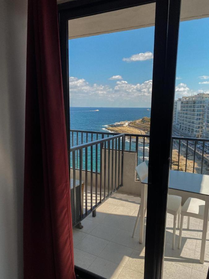 Double or Twin Room Sea View