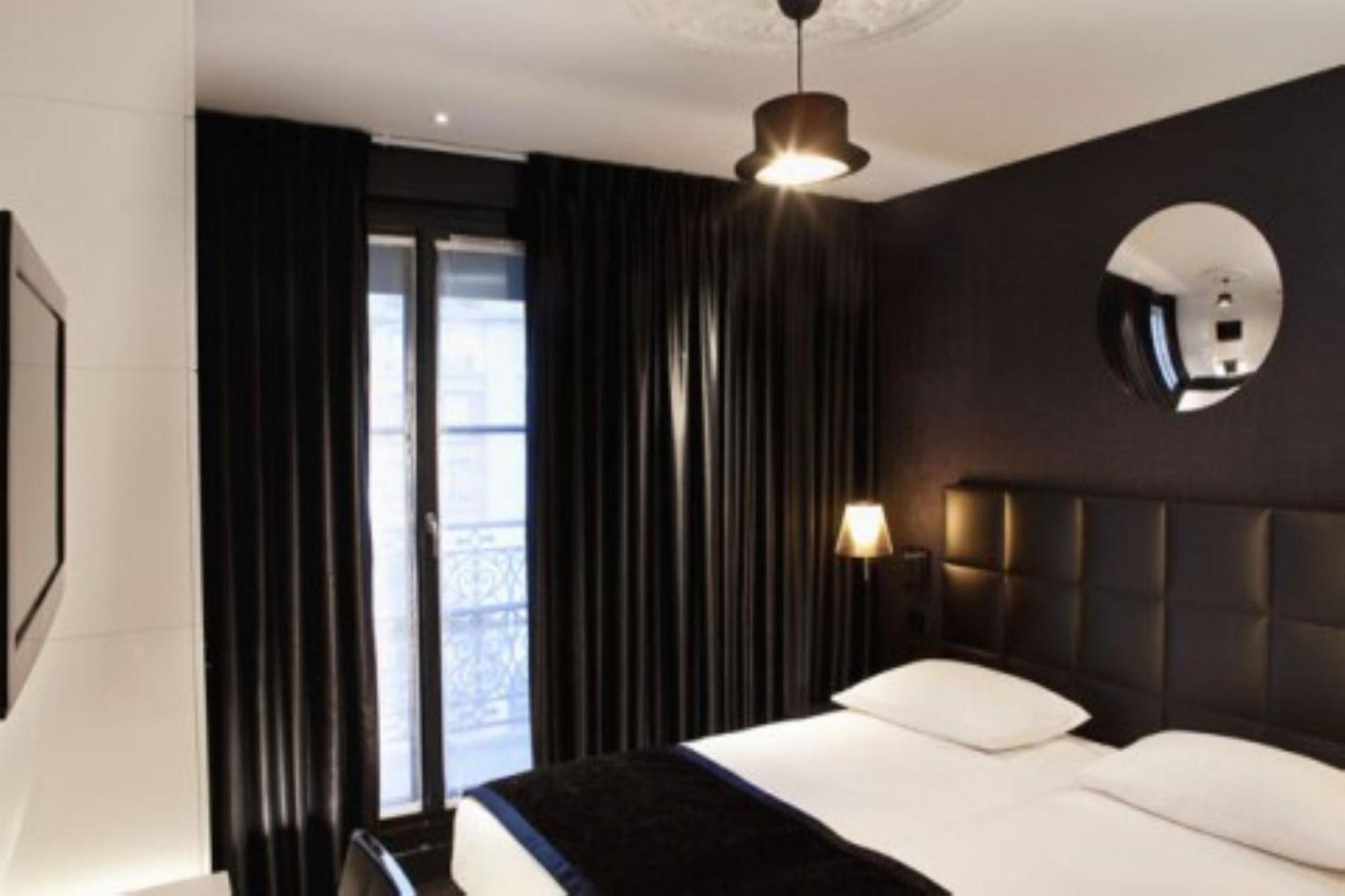 Deluxe Double Room Eiffel Tower view