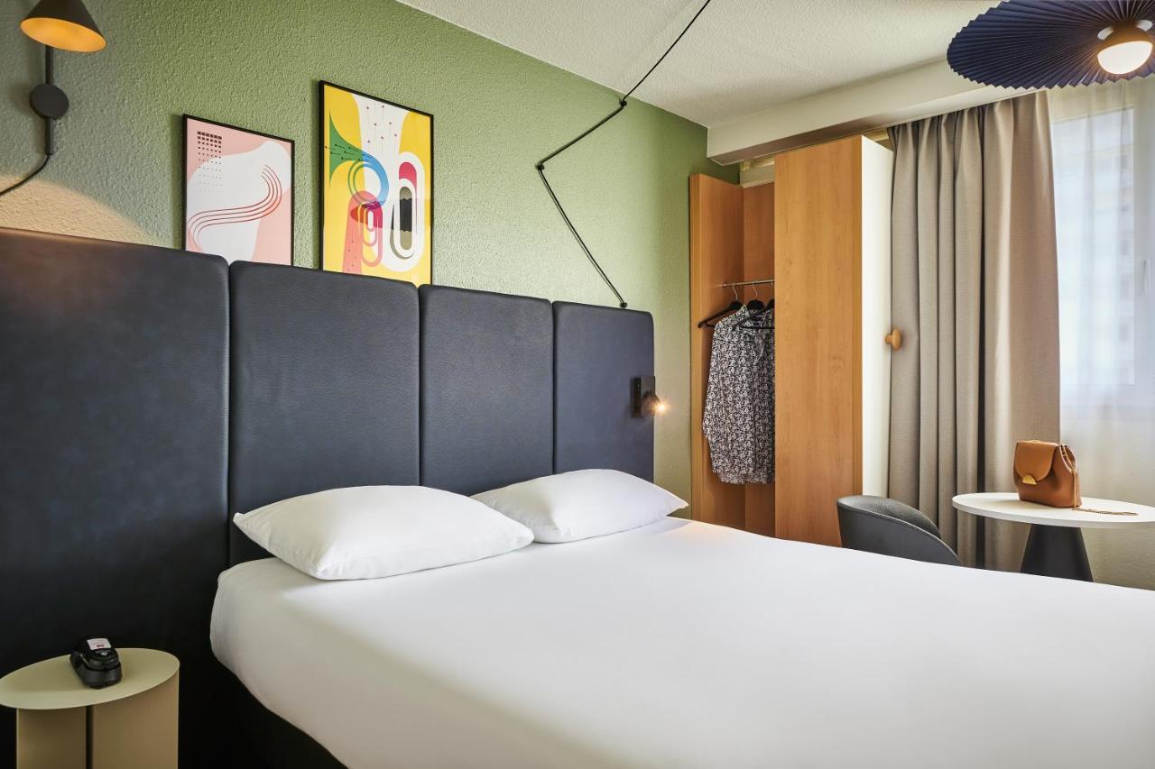 Two Rooms next to Each Other