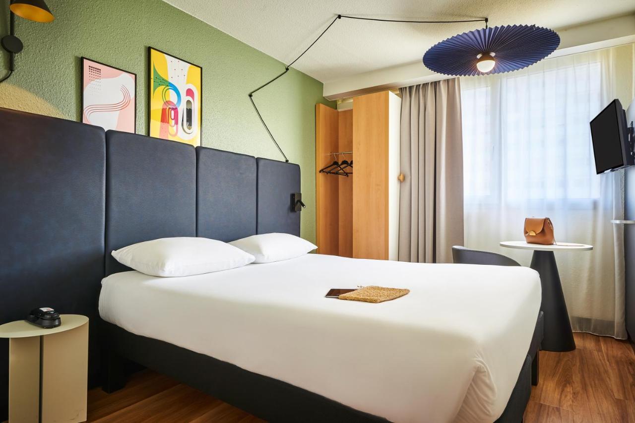 Two Rooms next to Each Other