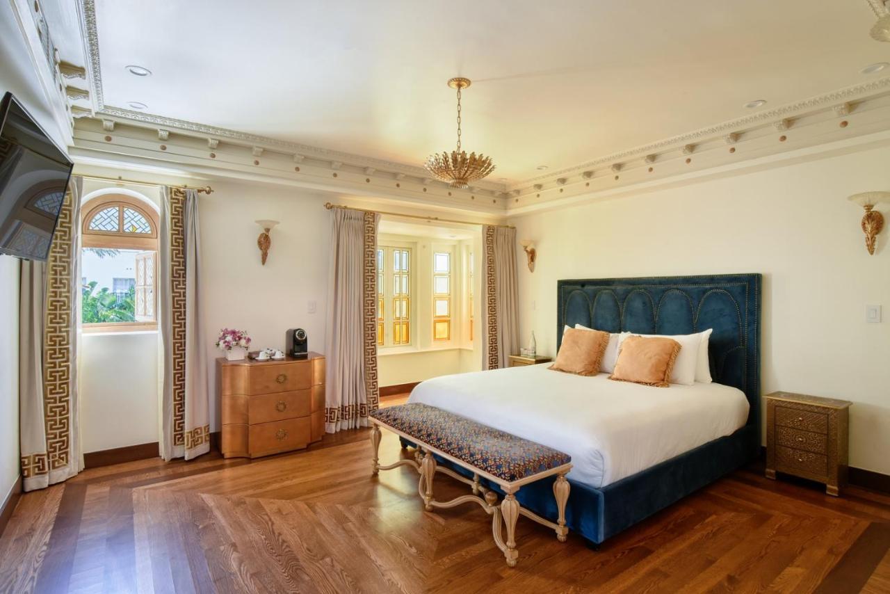 Premier Suite,1318557523:JPEG