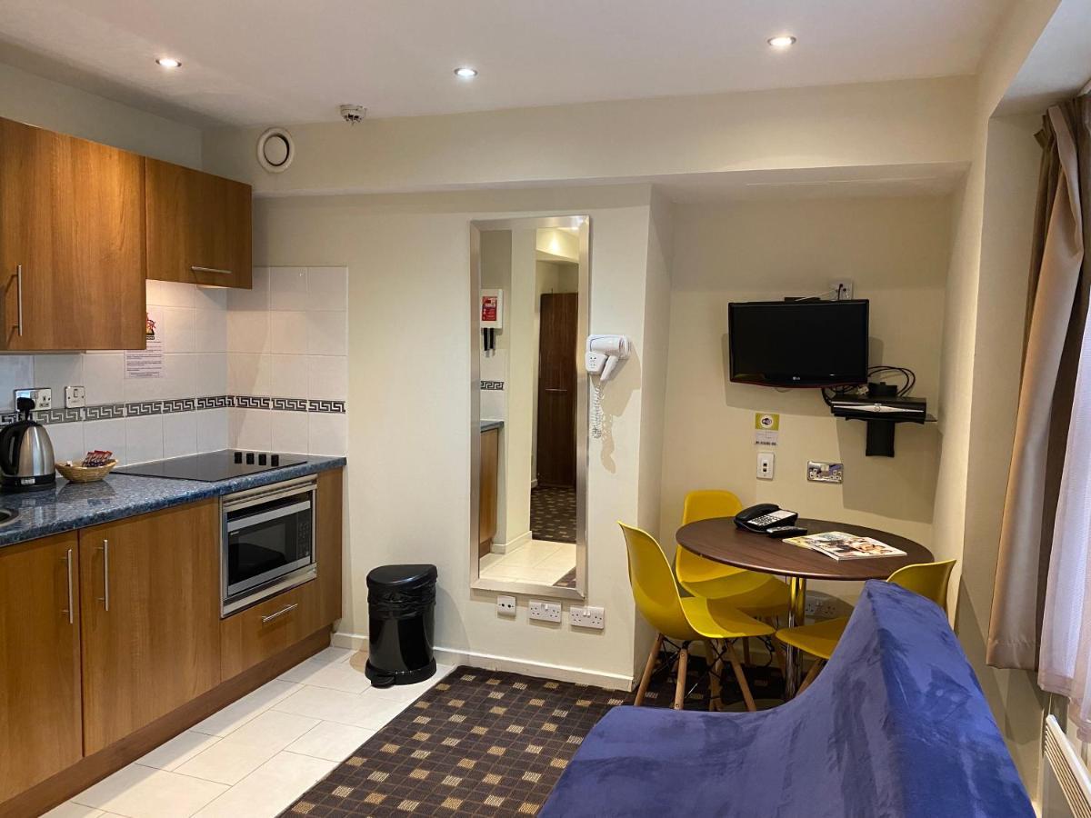 Triple Executive Studio
