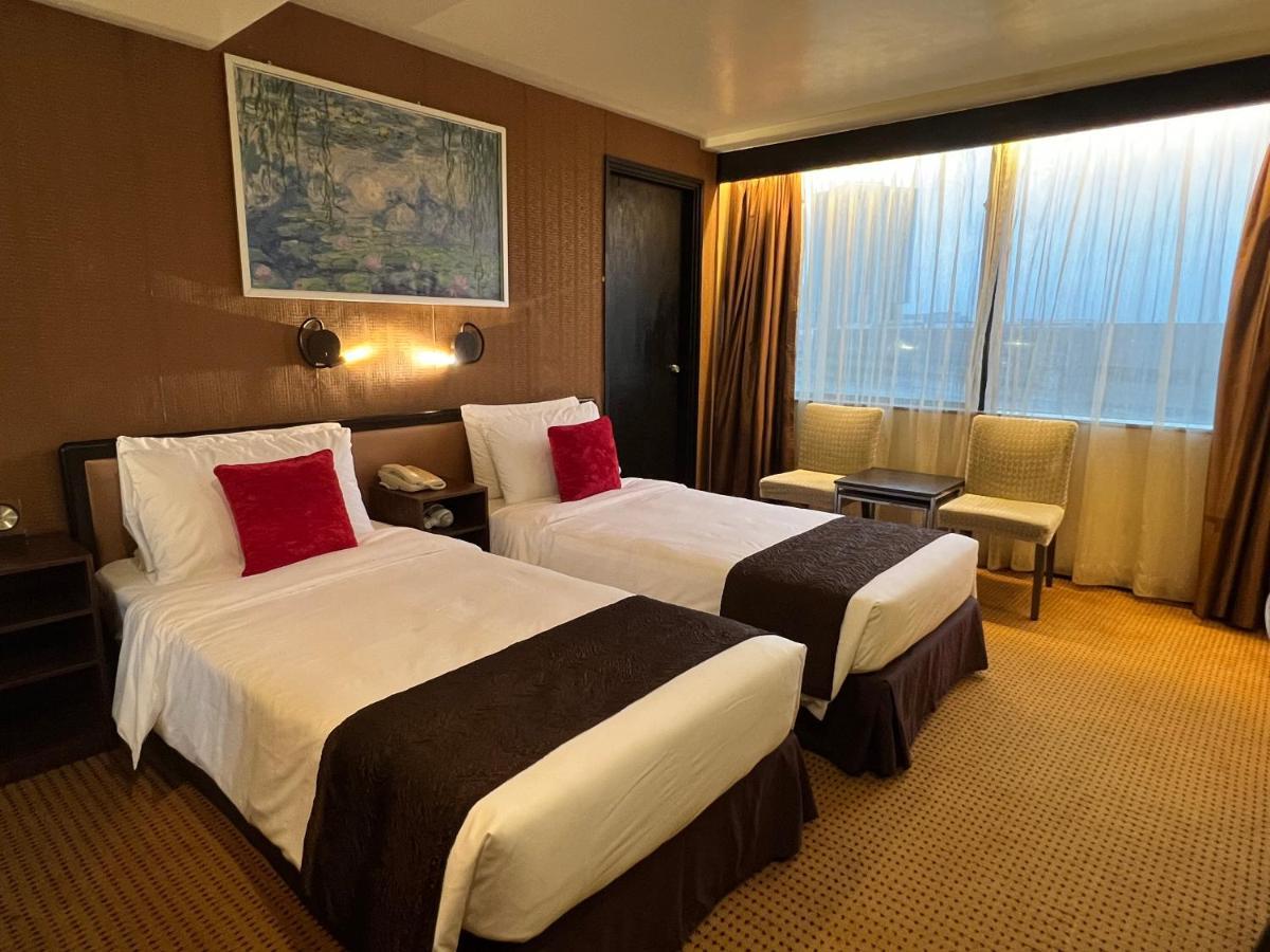 Deluxe Queen or Twin Room Garden View