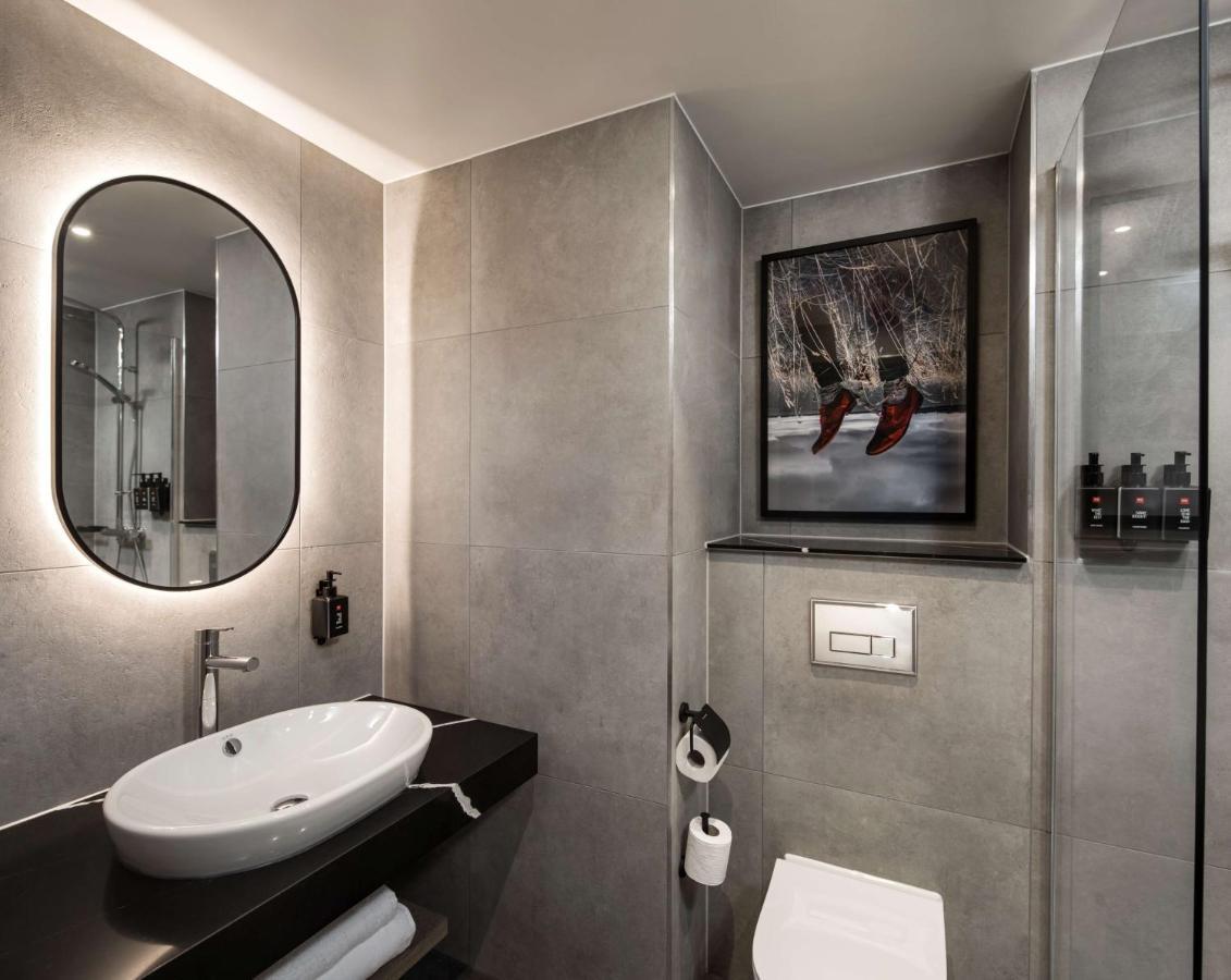 Superior Room Lime St View
