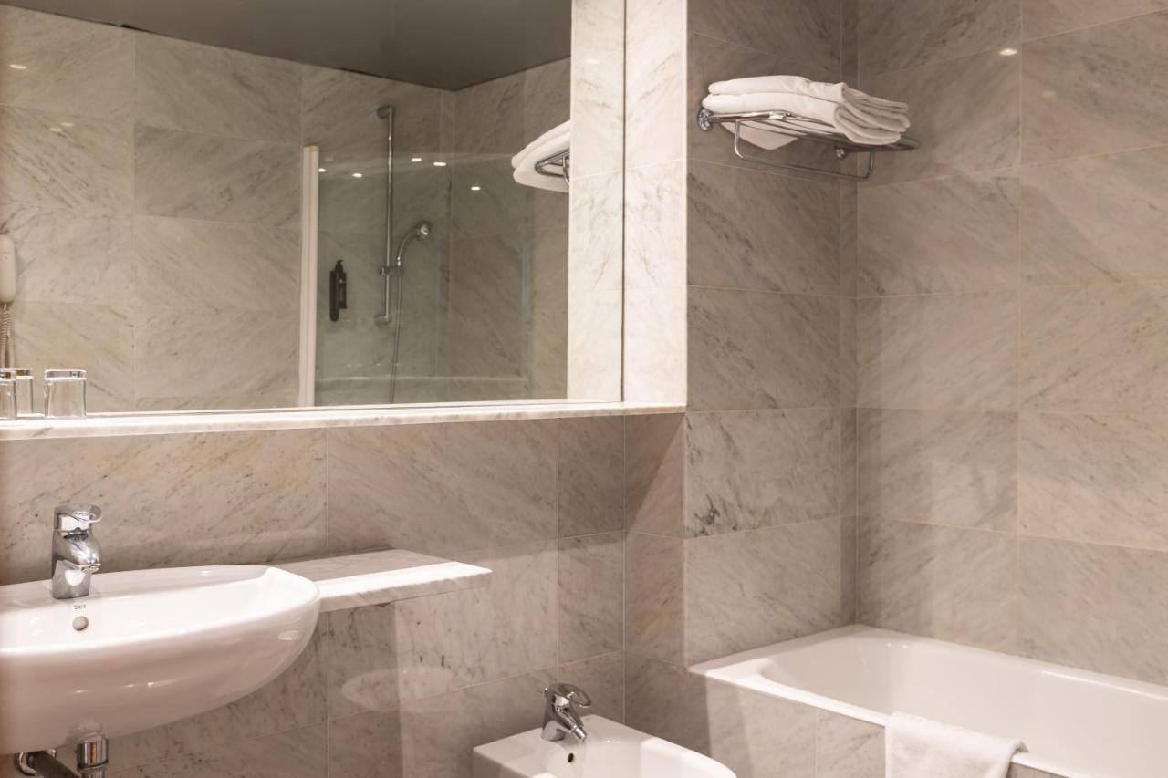 Double or Twin Room (1-2 Adults),1333694726:JPEG