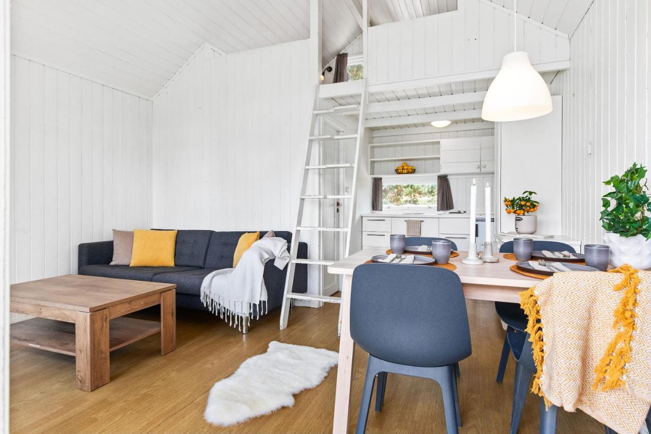 Summer Cabin (4 beds)