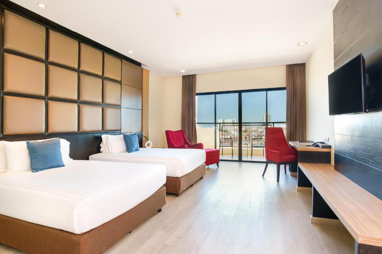 Superior Double or Twin Room bathtub,1341014609:JPEG