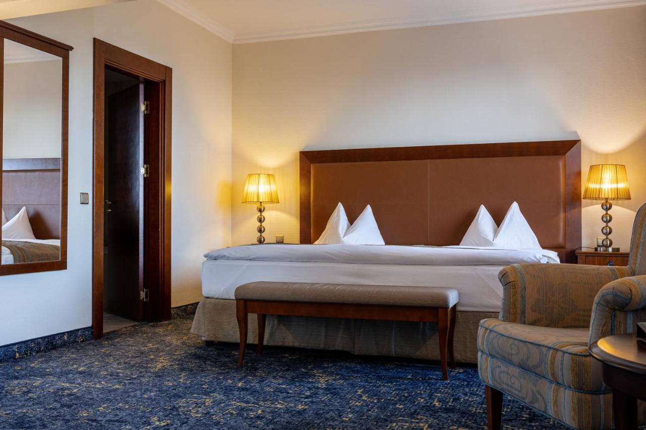 Standard Double Room with Sea View (1 or 2 adults),1346003366:JPEG