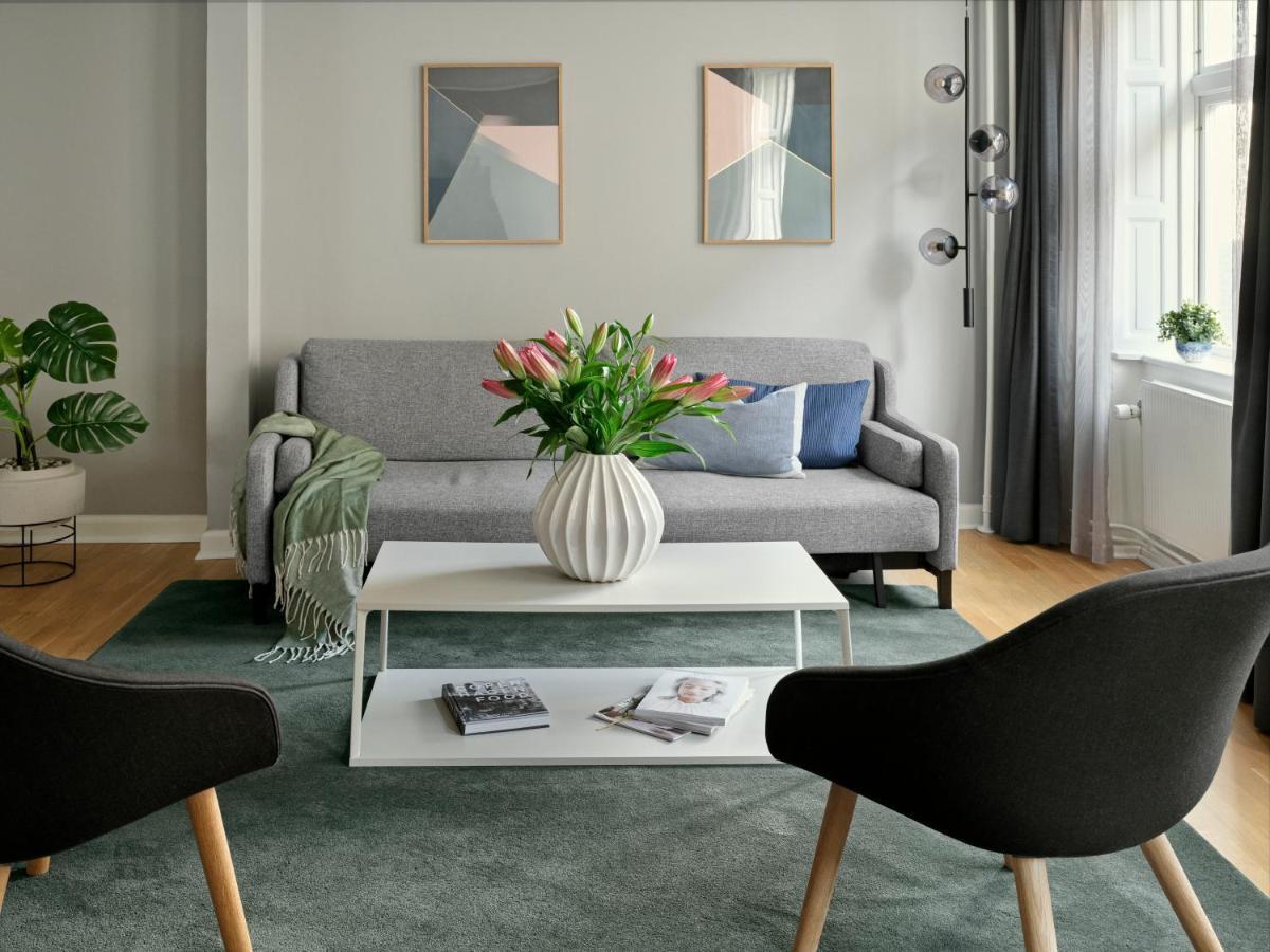 Deluxe Two-Bedroom Apartment,1593758599:JPEG