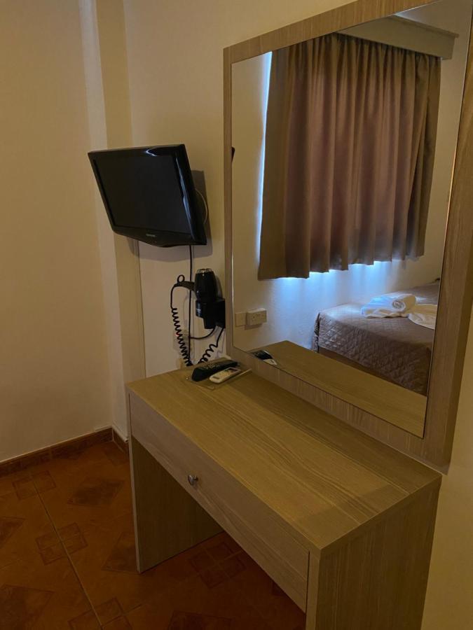 Apartment with Balcony,1349881651:JPEG