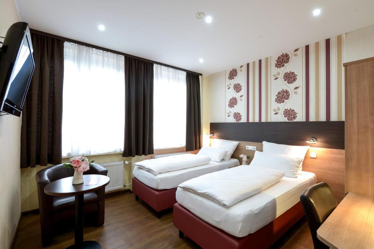 Double or Twin Room,1350062536:JPEG